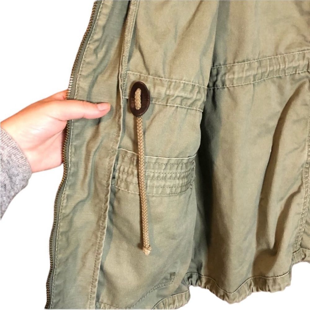 ‎3 for $30! H&M divide green jacket - Picture 9 of 13